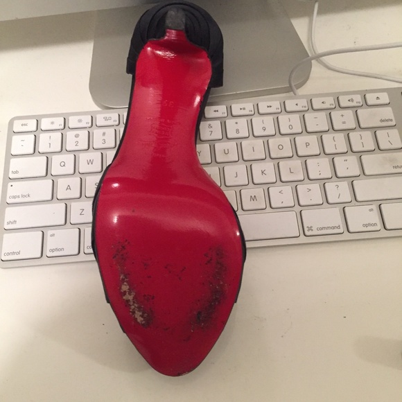 Louboutin satin crepe peep toe heels - Picture 3 of 6